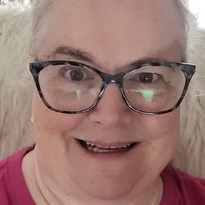 Meet your Posher, Carla